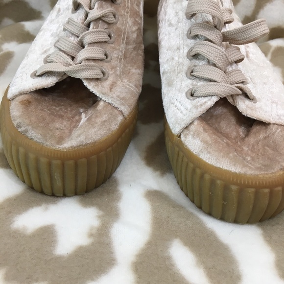 women's RARE FUZZY epicstep size 6 sneakers laced - Picture 3 of 9